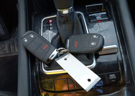 2025 Jeep Compass Sport 4X4 из США, поврежденный, VIN 3C4NJDAN5ST503968